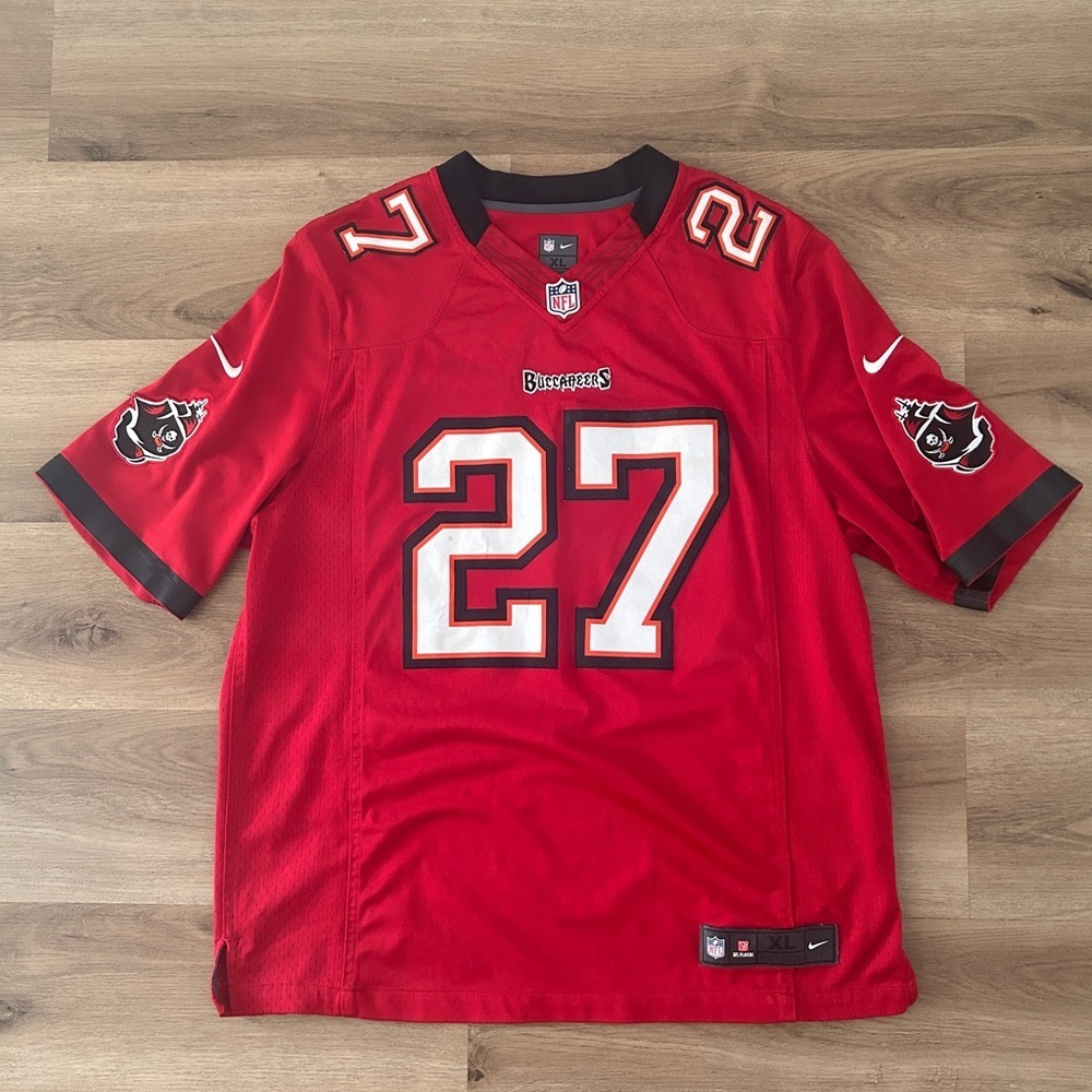 NFL Nike Tampa Bay Buccaneers LeGarette Blount #27 Jersey, Size XL- Pre Loved